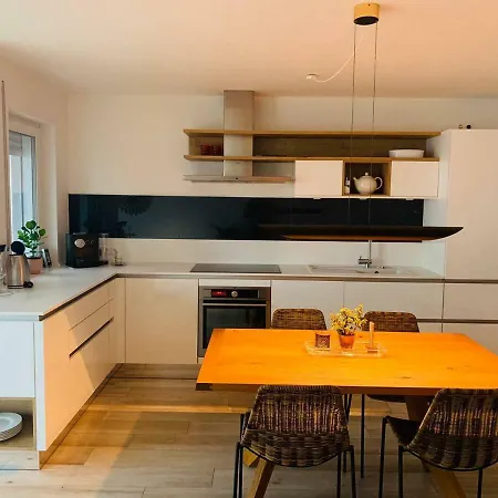 Moderne 3-zimmer-fewo Mit Tiefgarage Und Balkon * Fürth